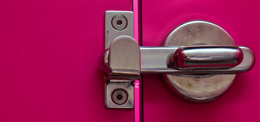 Childproof Gate Lock in Palermo, California
